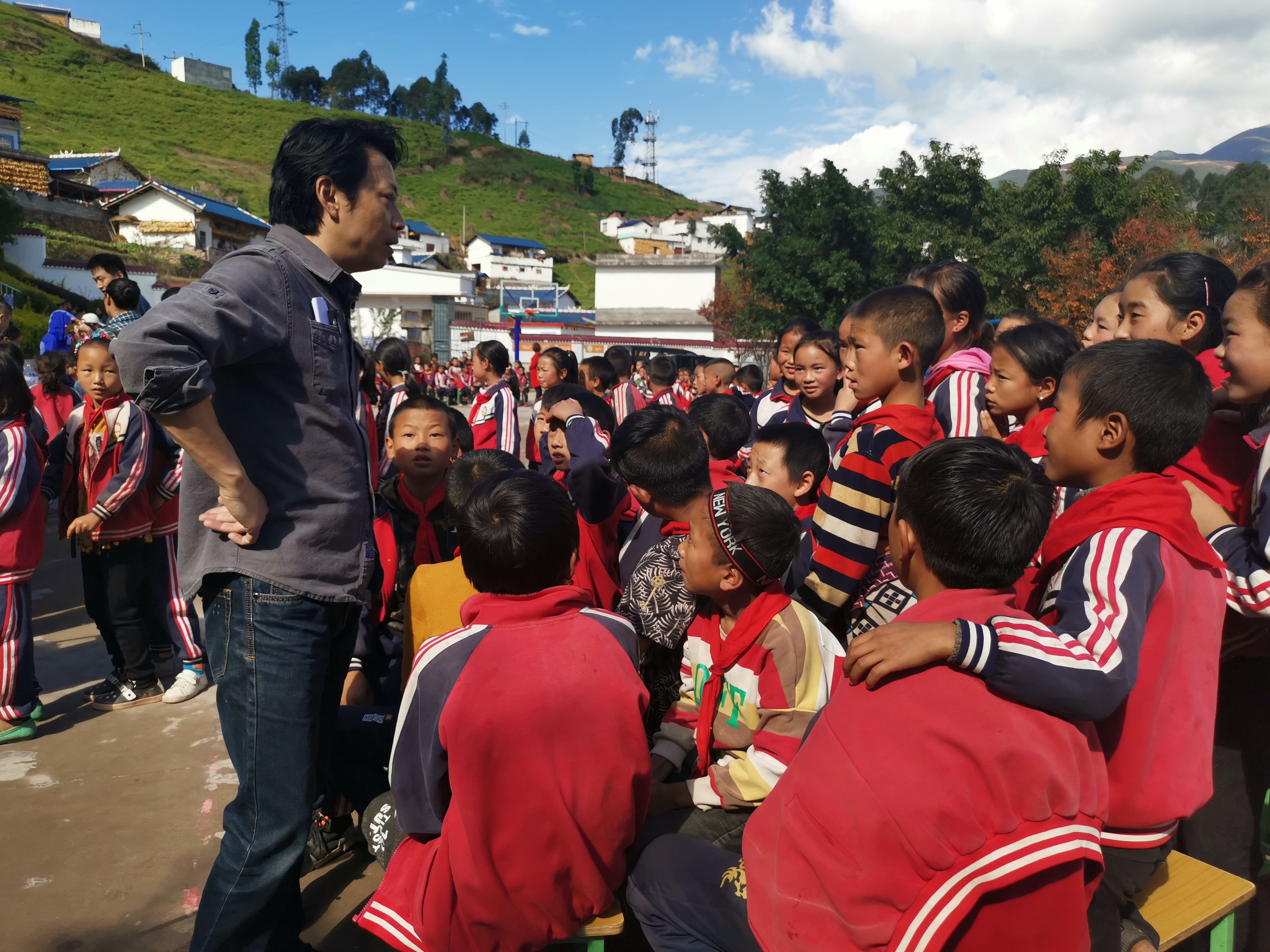 2019年億佰特·助學(xué)公益行—筑夢未來 我們在路上~ IMG_20191102_142602