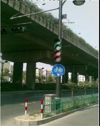 E22系列無線設(shè)備加上433M吸盤天線安裝在城市智能照明系統(tǒng)中 E22系列無線設(shè)備加上433M吸盤天線安裝在城市智能照明系統(tǒng)中