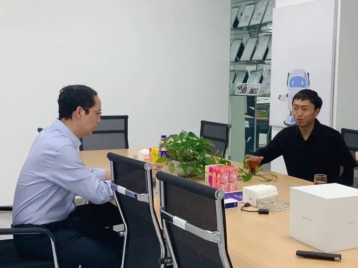 趙勇博士與譚總探討物聯(lián)網(wǎng)云計算發(fā)展方向