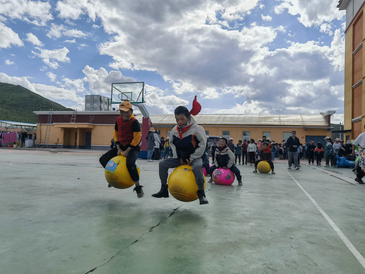 愛心活動(dòng) (2) 愛心活動(dòng) (2)