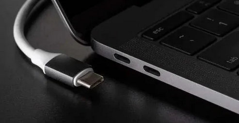 2 USB4.0接口 2 USB4.0接口