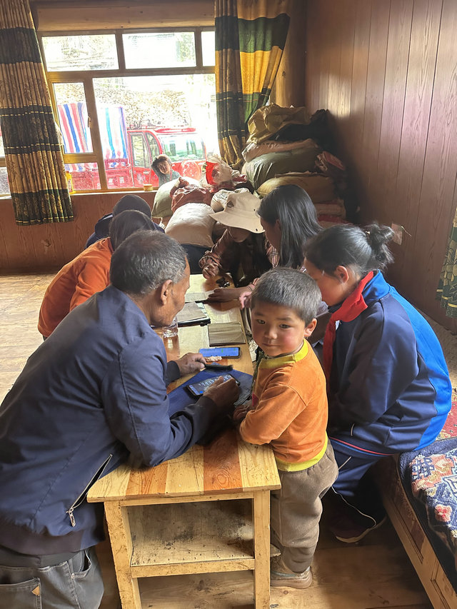 億佰特愛心助學(xué) (4)